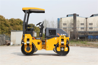 柳工6032E（雙驅(qū)單振）輕型壓路機