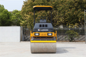 柳工6032E（雙驅(qū)單振）輕型壓路機