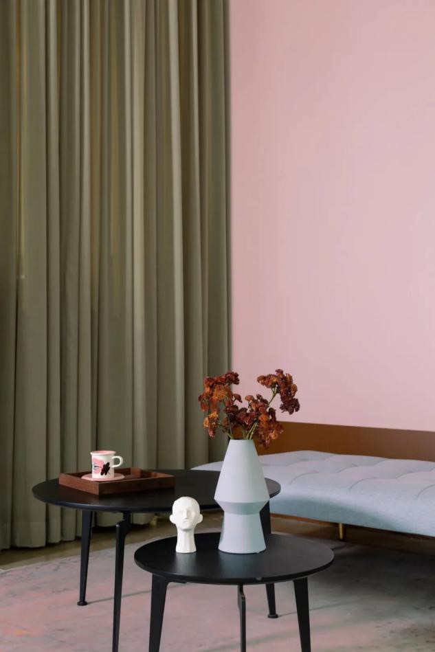 貼墻紙還是刷涂料？墻紙和涂料哪個(gè)環(huán)保？