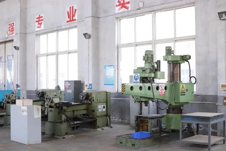 機械使用和用電安全措施有哪些？