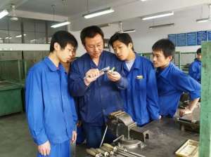 機(jī)械維修工安全技術(shù)操作規(guī)程